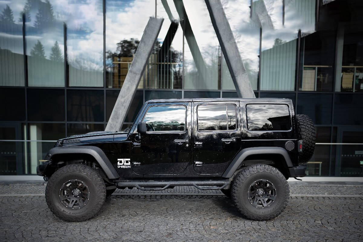 JEEP WRANGLER - bok zavřeno